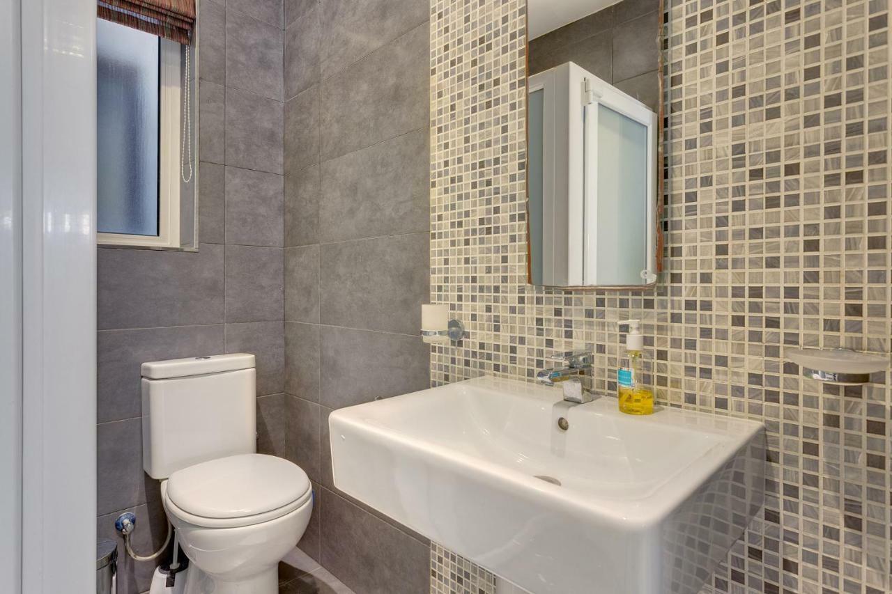 Modern Apartment Just Off The Promenade Sliema Exterior foto